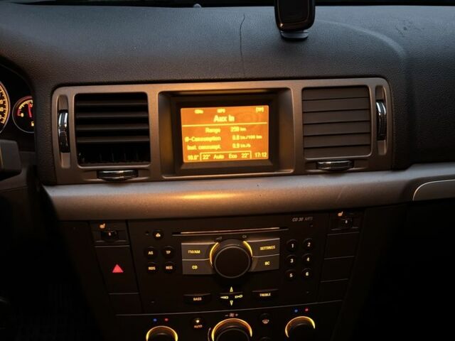 Черный Опель Вектра, объемом двигателя 2.5 л и пробегом 150 тыс. км за 7000 $, фото 12 на Automoto.ua