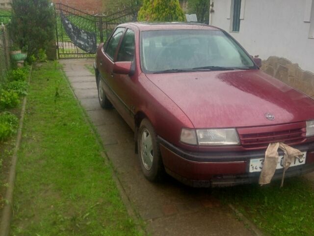 Черный Опель Вектра, объемом двигателя 1 л и пробегом 320 тыс. км за 1200 $, фото 4 на Automoto.ua