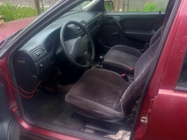 Черный Опель Вектра, объемом двигателя 1 л и пробегом 320 тыс. км за 1200 $, фото 2 на Automoto.ua