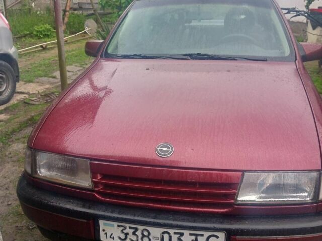 Черный Опель Вектра, объемом двигателя 1 л и пробегом 320 тыс. км за 1200 $, фото 3 на Automoto.ua