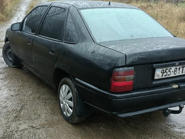 Черный Опель Вектра, объемом двигателя 0 л и пробегом 300 тыс. км за 700 $, фото 6 на Automoto.ua