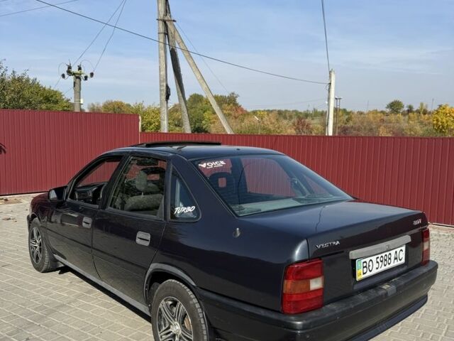 Черный Опель Вектра, объемом двигателя 1.6 л и пробегом 200 тыс. км за 1655 $, фото 10 на Automoto.ua