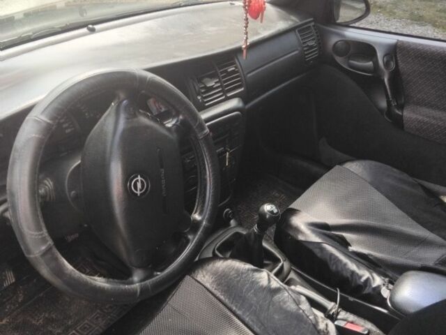 Чорний Опель Вектра, об'ємом двигуна 2 л та пробігом 352 тис. км за 1750 $, фото 3 на Automoto.ua