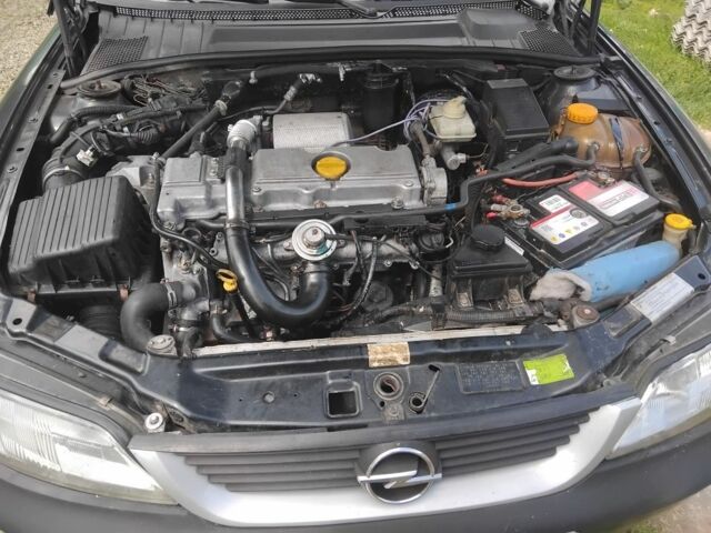 Чорний Опель Вектра, об'ємом двигуна 2 л та пробігом 352 тис. км за 1750 $, фото 6 на Automoto.ua