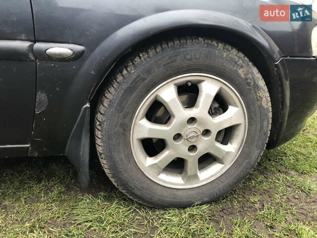 Чорний Опель Вектра, об'ємом двигуна 1.8 л та пробігом 296 тис. км за 1500 $, фото 5 на Automoto.ua