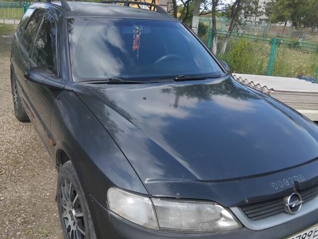 Чорний Опель Вектра, об'ємом двигуна 2 л та пробігом 352 тис. км за 1750 $, фото 2 на Automoto.ua