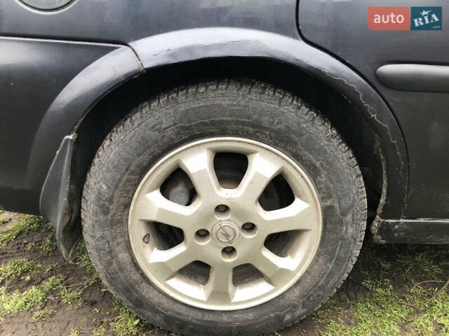 Чорний Опель Вектра, об'ємом двигуна 1.8 л та пробігом 296 тис. км за 1500 $, фото 4 на Automoto.ua