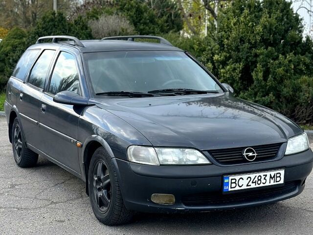 Черный Опель Вектра, объемом двигателя 1.8 л и пробегом 402 тыс. км за 2200 $, фото 1 на Automoto.ua