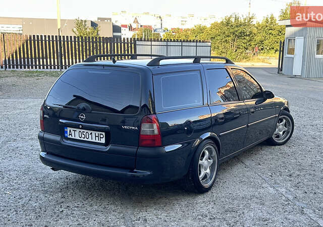 Черный Опель Вектра, объемом двигателя 1.6 л и пробегом 315 тыс. км за 3300 $, фото 5 на Automoto.ua