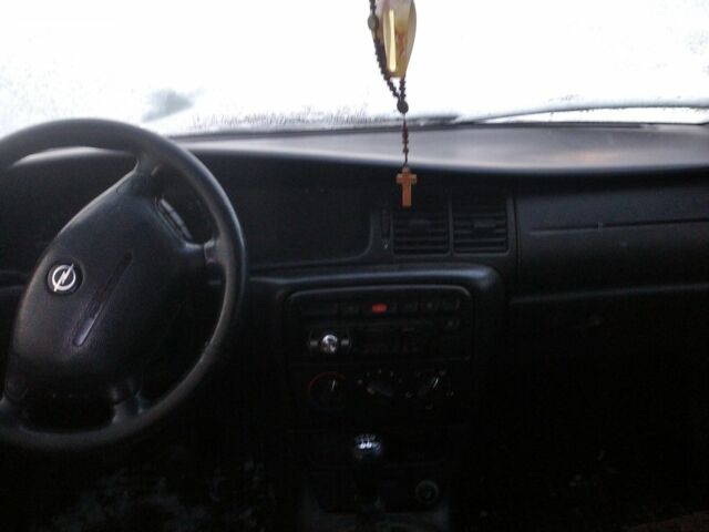 Чорний Опель Вектра, об'ємом двигуна 0 л та пробігом 300 тис. км за 1500 $, фото 3 на Automoto.ua