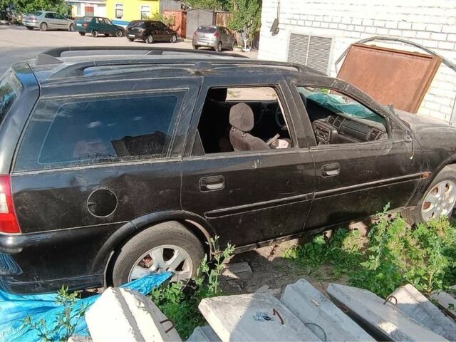 Черный Опель Вектра, объемом двигателя 1.8 л и пробегом 275 тыс. км за 1200 $, фото 1 на Automoto.ua