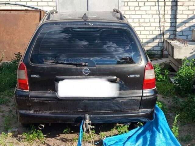 Черный Опель Вектра, объемом двигателя 1.8 л и пробегом 275 тыс. км за 1200 $, фото 4 на Automoto.ua