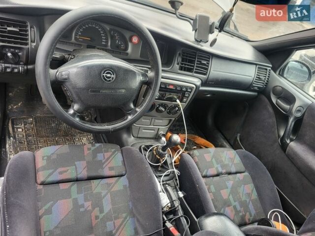 Чорний Опель Вектра, об'ємом двигуна 2 л та пробігом 338 тис. км за 1000 $, фото 4 на Automoto.ua