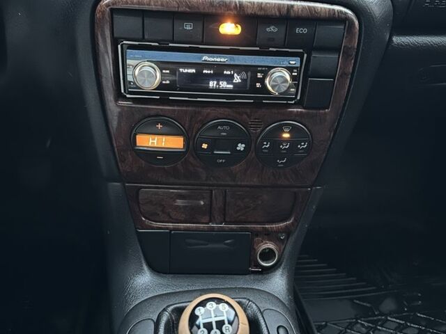 Черный Опель Вектра, объемом двигателя 2 л и пробегом 300 тыс. км за 1800 $, фото 12 на Automoto.ua