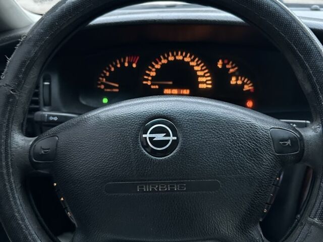 Черный Опель Вектра, объемом двигателя 2 л и пробегом 300 тыс. км за 1800 $, фото 11 на Automoto.ua