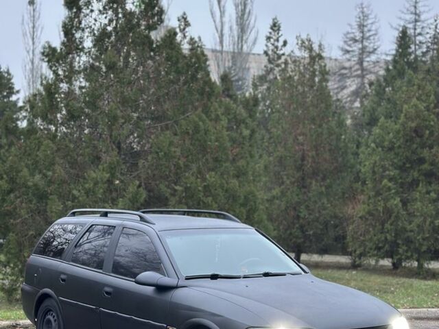 Черный Опель Вектра, объемом двигателя 2 л и пробегом 300 тыс. км за 1800 $, фото 2 на Automoto.ua
