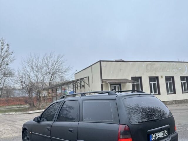 Черный Опель Вектра, объемом двигателя 2 л и пробегом 300 тыс. км за 1800 $, фото 5 на Automoto.ua