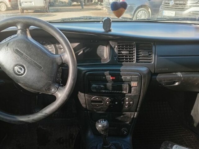 Черный Опель Вектра, объемом двигателя 2 л и пробегом 300 тыс. км за 3500 $, фото 6 на Automoto.ua