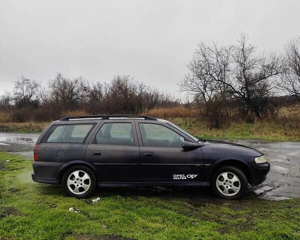 Черный Опель Вектра, объемом двигателя 1.6 л и пробегом 333 тыс. км за 1999 $, фото 5 на Automoto.ua