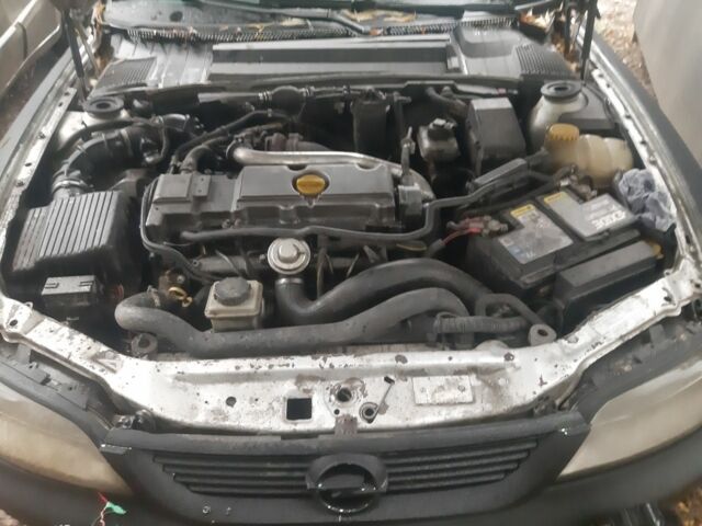 Черный Опель Вектра, объемом двигателя 2 л и пробегом 350 тыс. км за 1307 $, фото 3 на Automoto.ua