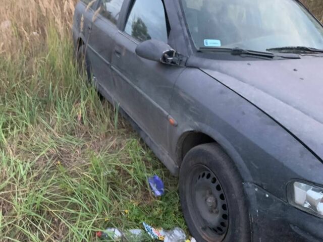 Чорний Опель Вектра, об'ємом двигуна 1 л та пробігом 1 тис. км за 516 $, фото 1 на Automoto.ua