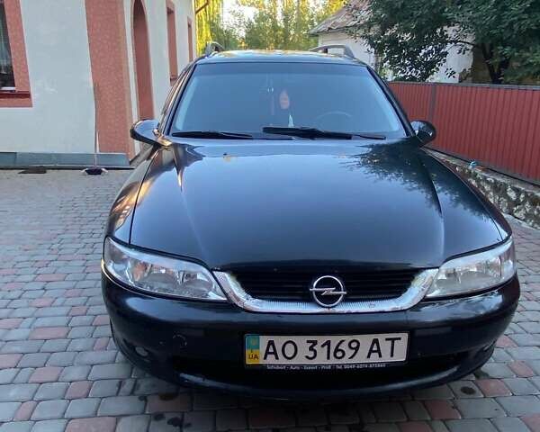 Черный Опель Вектра, объемом двигателя 1.8 л и пробегом 258 тыс. км за 3200 $, фото 3 на Automoto.ua