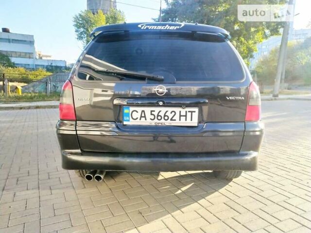 Черный Опель Вектра, объемом двигателя 2.2 л и пробегом 351 тыс. км за 1557 $, фото 3 на Automoto.ua