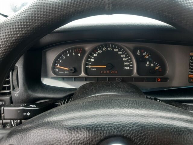 Черный Опель Вектра, объемом двигателя 2 л и пробегом 360 тыс. км за 2000 $, фото 8 на Automoto.ua