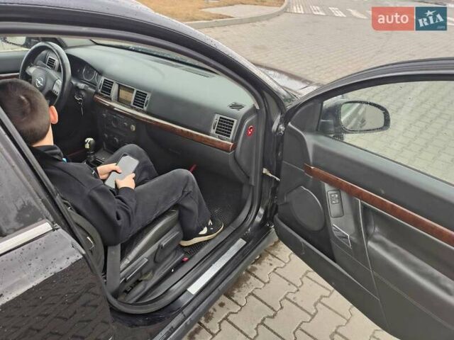 Черный Опель Вектра, объемом двигателя 2 л и пробегом 310 тыс. км за 3300 $, фото 2 на Automoto.ua