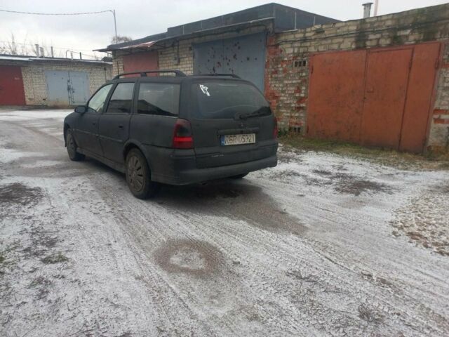 Чорний Опель Вектра, об'ємом двигуна 2 л та пробігом 270 тис. км за 1500 $, фото 2 на Automoto.ua