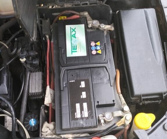 Чорний Опель Вектра, об'ємом двигуна 2.2 л та пробігом 300 тис. км за 4000 $, фото 5 на Automoto.ua