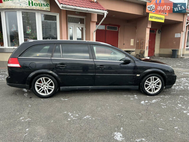 Черный Опель Вектра, объемом двигателя 2.2 л и пробегом 306 тыс. км за 3750 $, фото 5 на Automoto.ua