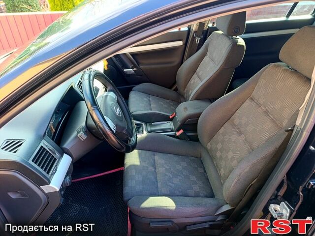 Черный Опель Вектра, объемом двигателя 2 л и пробегом 287 тыс. км за 4500 $, фото 12 на Automoto.ua