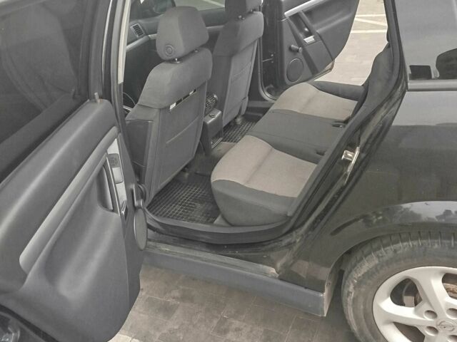 Черный Опель Вектра, объемом двигателя 1.8 л и пробегом 280 тыс. км за 4500 $, фото 4 на Automoto.ua