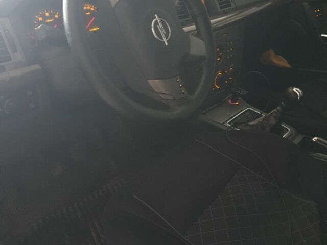 Черный Опель Вектра, объемом двигателя 0 л и пробегом 350 тыс. км за 2250 $, фото 2 на Automoto.ua