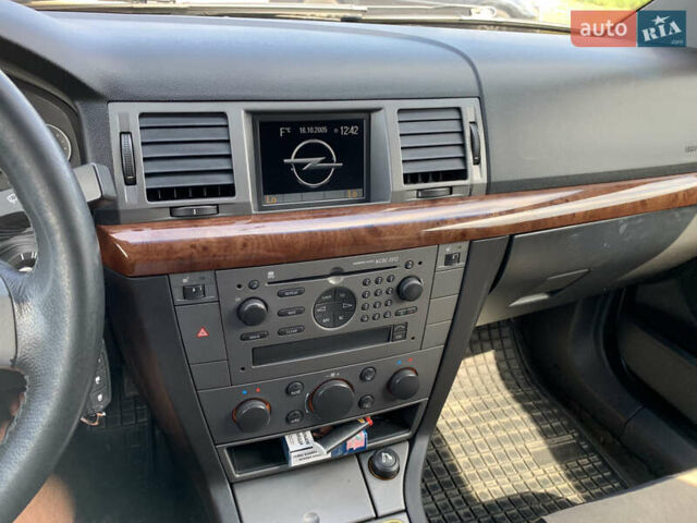 Черный Опель Вектра, объемом двигателя 2.2 л и пробегом 328 тыс. км за 3250 $, фото 13 на Automoto.ua