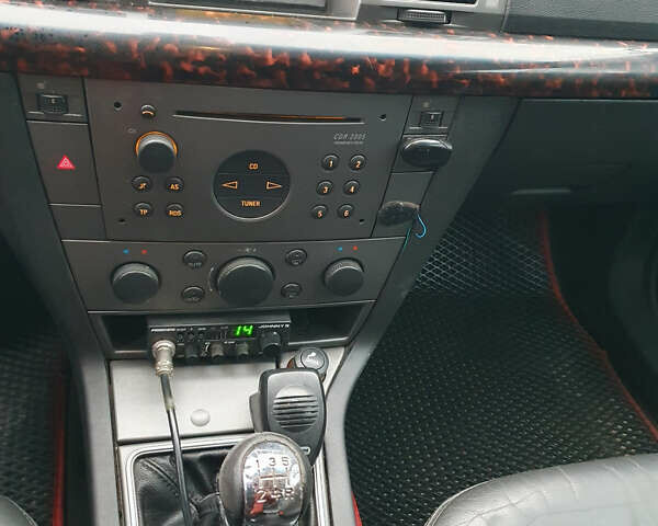 Черный Опель Вектра, объемом двигателя 2.17 л и пробегом 330 тыс. км за 4599 $, фото 3 на Automoto.ua