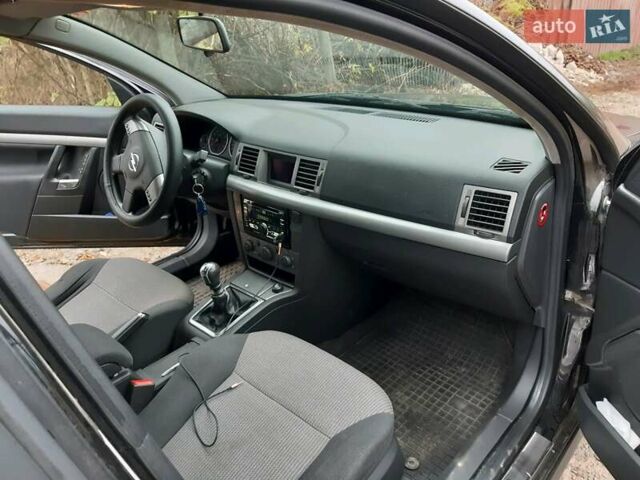 Черный Опель Вектра, объемом двигателя 2.2 л и пробегом 250 тыс. км за 3890 $, фото 1 на Automoto.ua