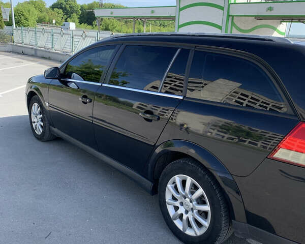 Черный Опель Вектра, объемом двигателя 1.9 л и пробегом 239 тыс. км за 4900 $, фото 6 на Automoto.ua