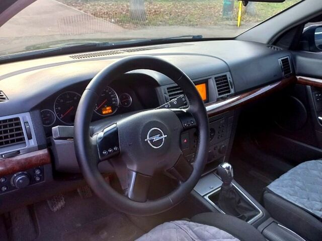 Чорний Опель Вектра, об'ємом двигуна 2.2 л та пробігом 303 тис. км за 4950 $, фото 8 на Automoto.ua