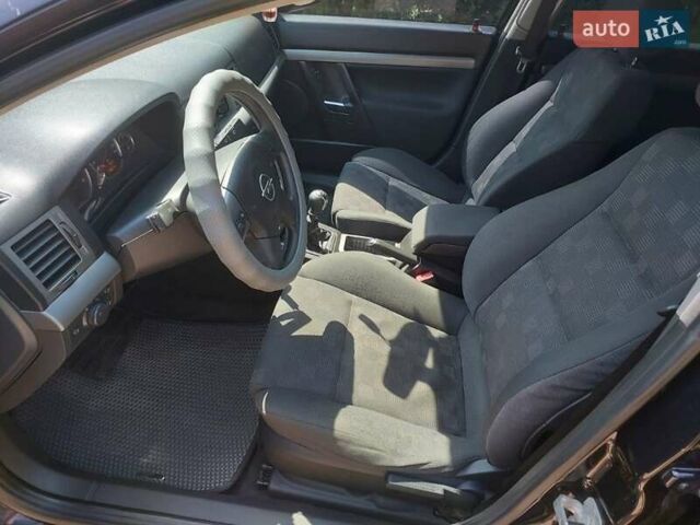 Черный Опель Вектра, объемом двигателя 1.9 л и пробегом 290 тыс. км за 4200 $, фото 10 на Automoto.ua