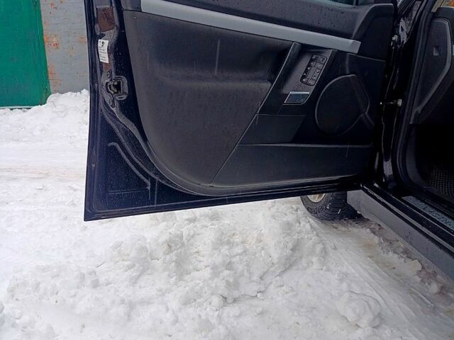 Черный Опель Вектра, объемом двигателя 2.2 л и пробегом 310 тыс. км за 3750 $, фото 4 на Automoto.ua