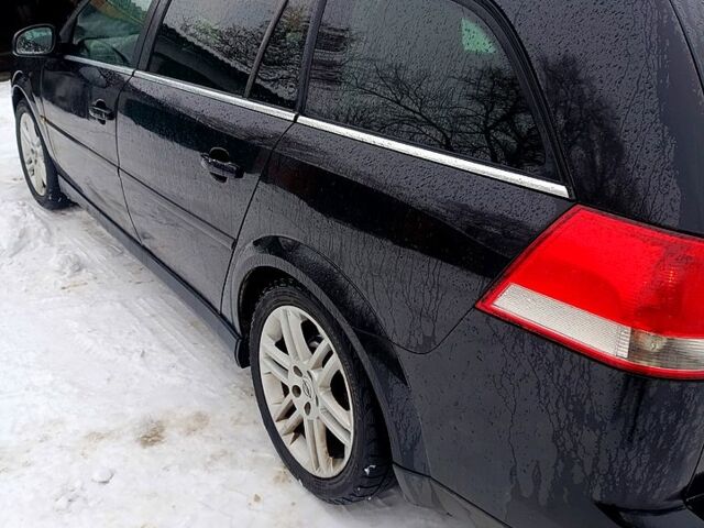 Черный Опель Вектра, объемом двигателя 2.2 л и пробегом 310 тыс. км за 3750 $, фото 2 на Automoto.ua