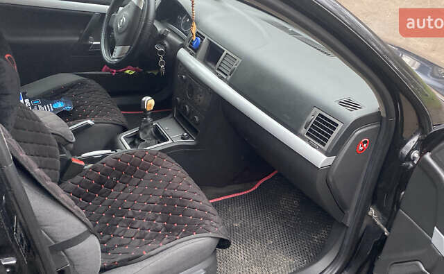 Черный Опель Вектра, объемом двигателя 2 л и пробегом 279 тыс. км за 3100 $, фото 5 на Automoto.ua