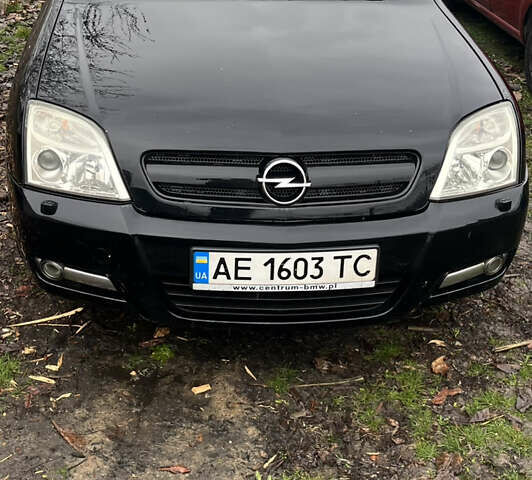 Черный Опель Вектра, объемом двигателя 2.2 л и пробегом 303 тыс. км за 3925 $, фото 2 на Automoto.ua