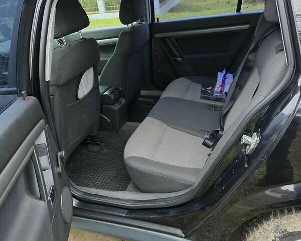 Черный Опель Вектра, объемом двигателя 1.8 л и пробегом 221 тыс. км за 3200 $, фото 4 на Automoto.ua