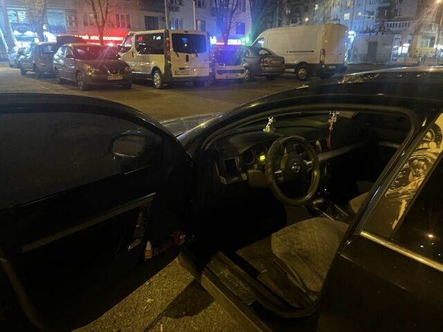 Черный Опель Вектра, объемом двигателя 2.2 л и пробегом 370 тыс. км за 2700 $, фото 6 на Automoto.ua