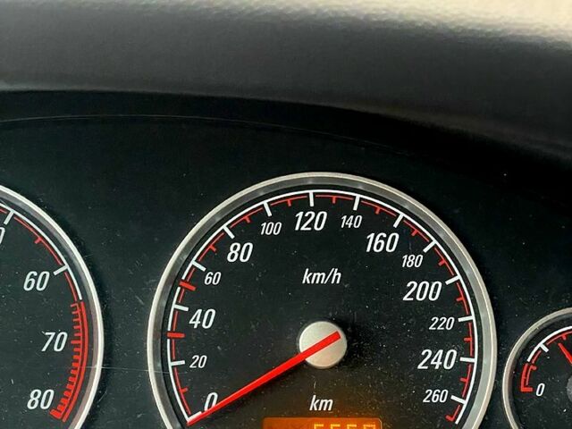 Черный Опель Вектра, объемом двигателя 2 л и пробегом 270 тыс. км за 3699 $, фото 5 на Automoto.ua