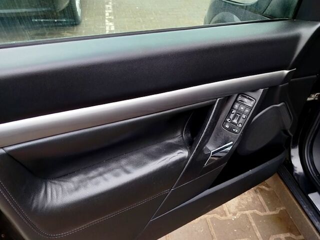 Черный Опель Вектра, объемом двигателя 2.2 л и пробегом 300 тыс. км за 4500 $, фото 7 на Automoto.ua