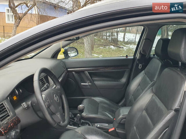 Черный Опель Вектра, объемом двигателя 2.17 л и пробегом 330 тыс. км за 4599 $, фото 2 на Automoto.ua